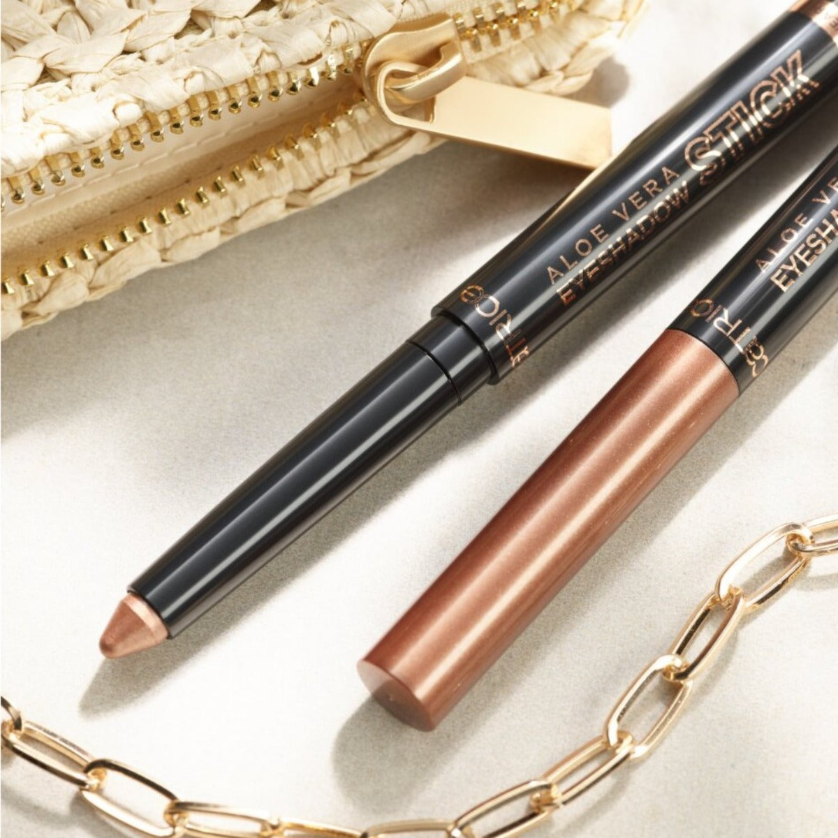 Catrice Aloe Vera Eyeshadow Stick Catrice Cosmetics
