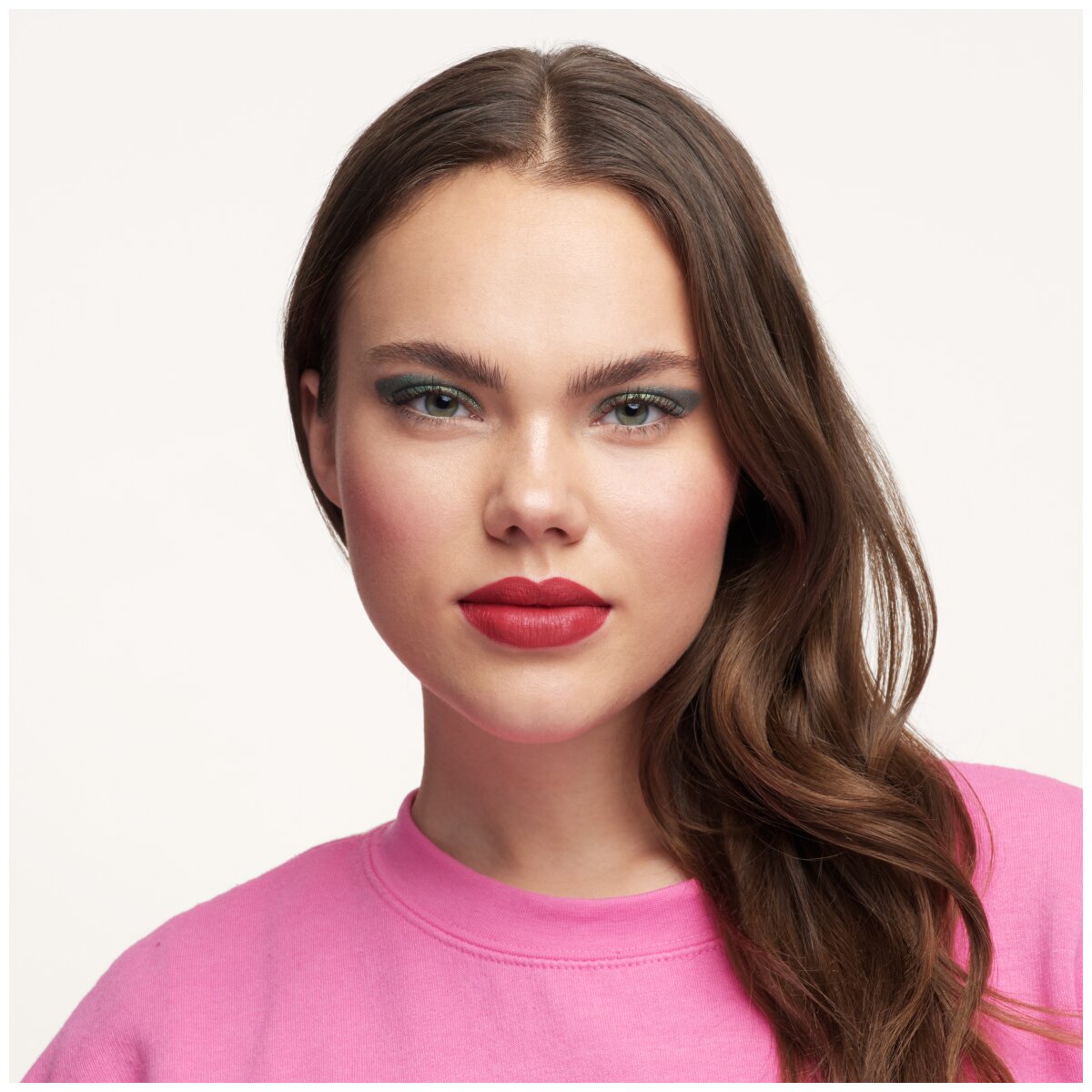 essence Luminous Eye Tint Liquid Shadow essence Cosmetics