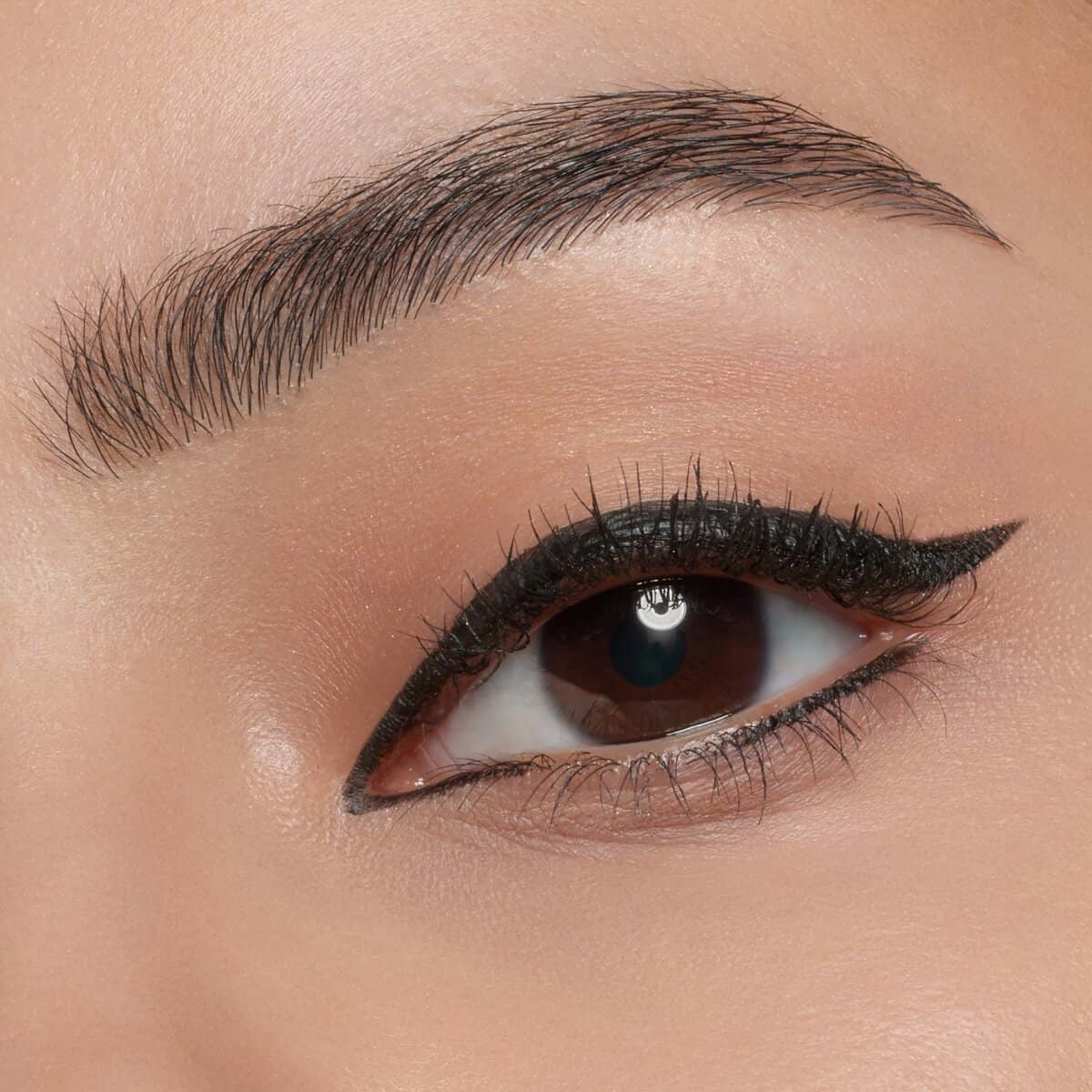 essence Eyeliner Pen Extra Long-Lasting 010 | Blackest Black essence Cosmetics