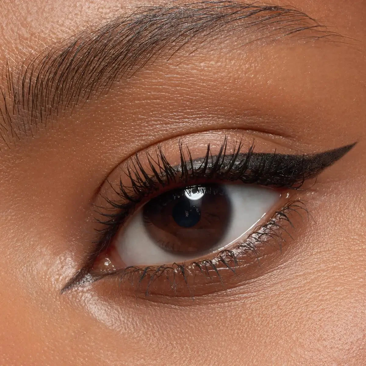 essence Super Fine Liner Pen 01 | Deep Black essence Cosmetics