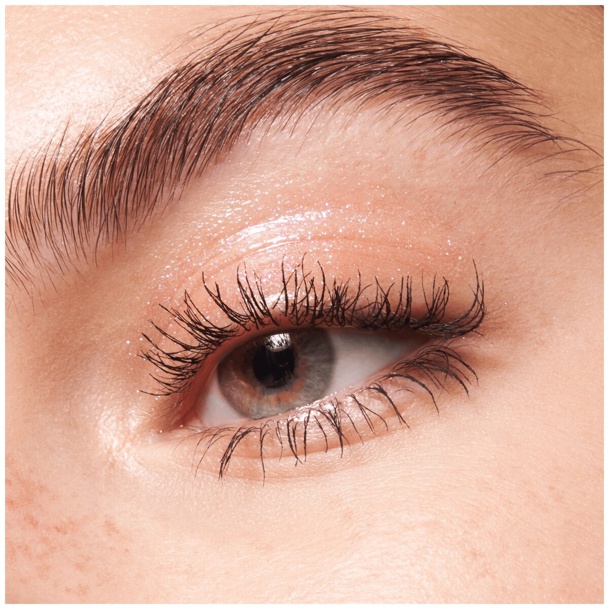 essence Dewy Eye Gloss Liquid Shadow essence Cosmetics