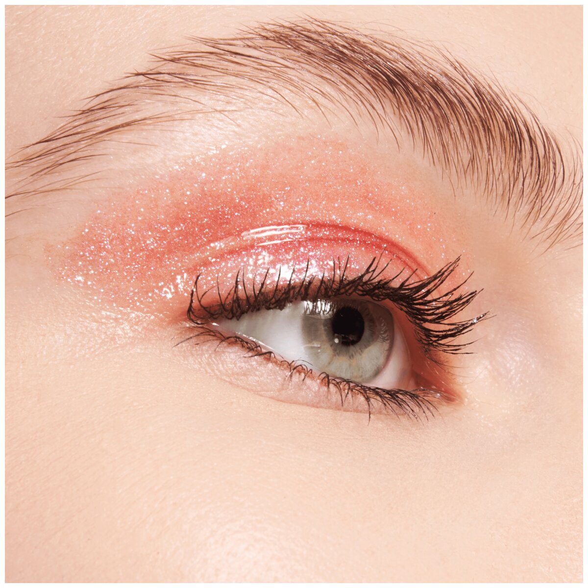 essence Dewy Eye Gloss Liquid Shadow essence Cosmetics