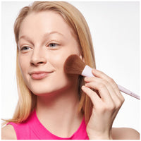 essence Powder Brush 01 | Powdered Perfection essence Cosmetics