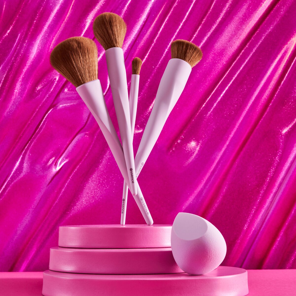 essence All In One Blending Brush 01 | Blending Hero essence Cosmetics