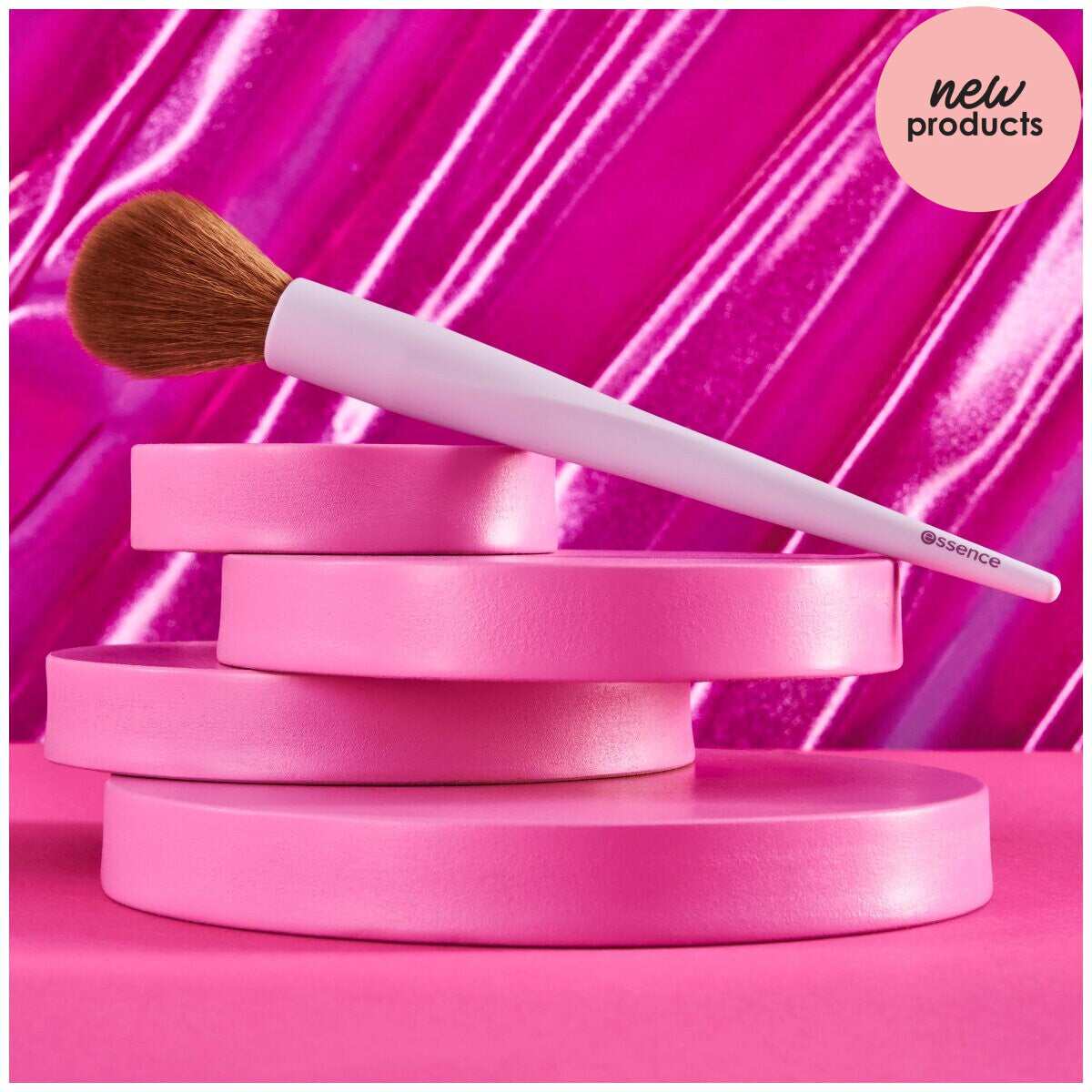 essence Blush & Highlighter Brush 01 | It's Glow Time essence Cosmetics