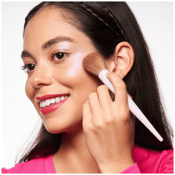 essence Blush & Highlighter Brush 01 | It's Glow Time essence Cosmetics