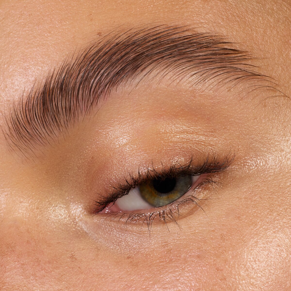 essence Fix It Like a Pro Transparent Brow Fixing Gel essence Cosmetics