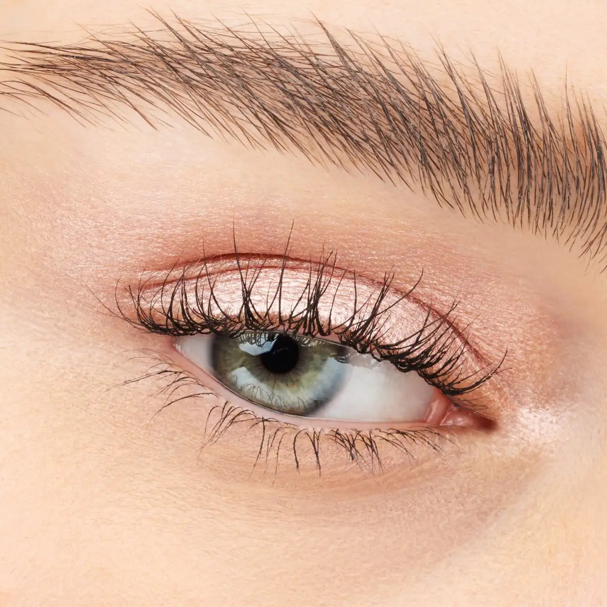 essence Luminous Eye Tint Liquid Shadow essence Cosmetics