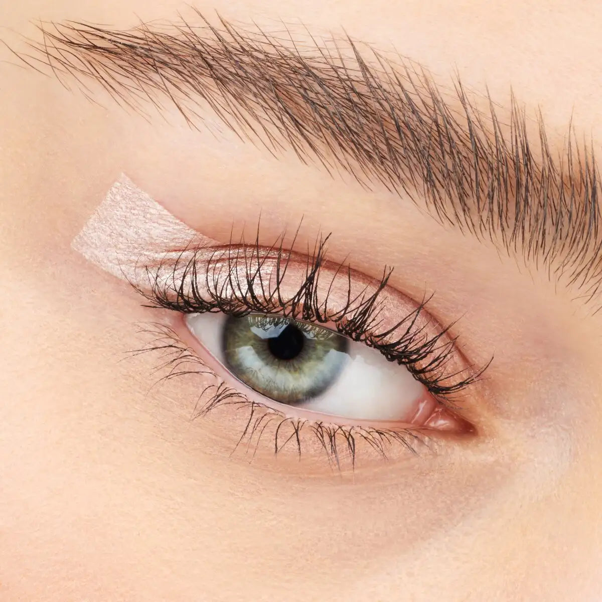 essence Luminous Eye Tint Liquid Shadow essence Cosmetics