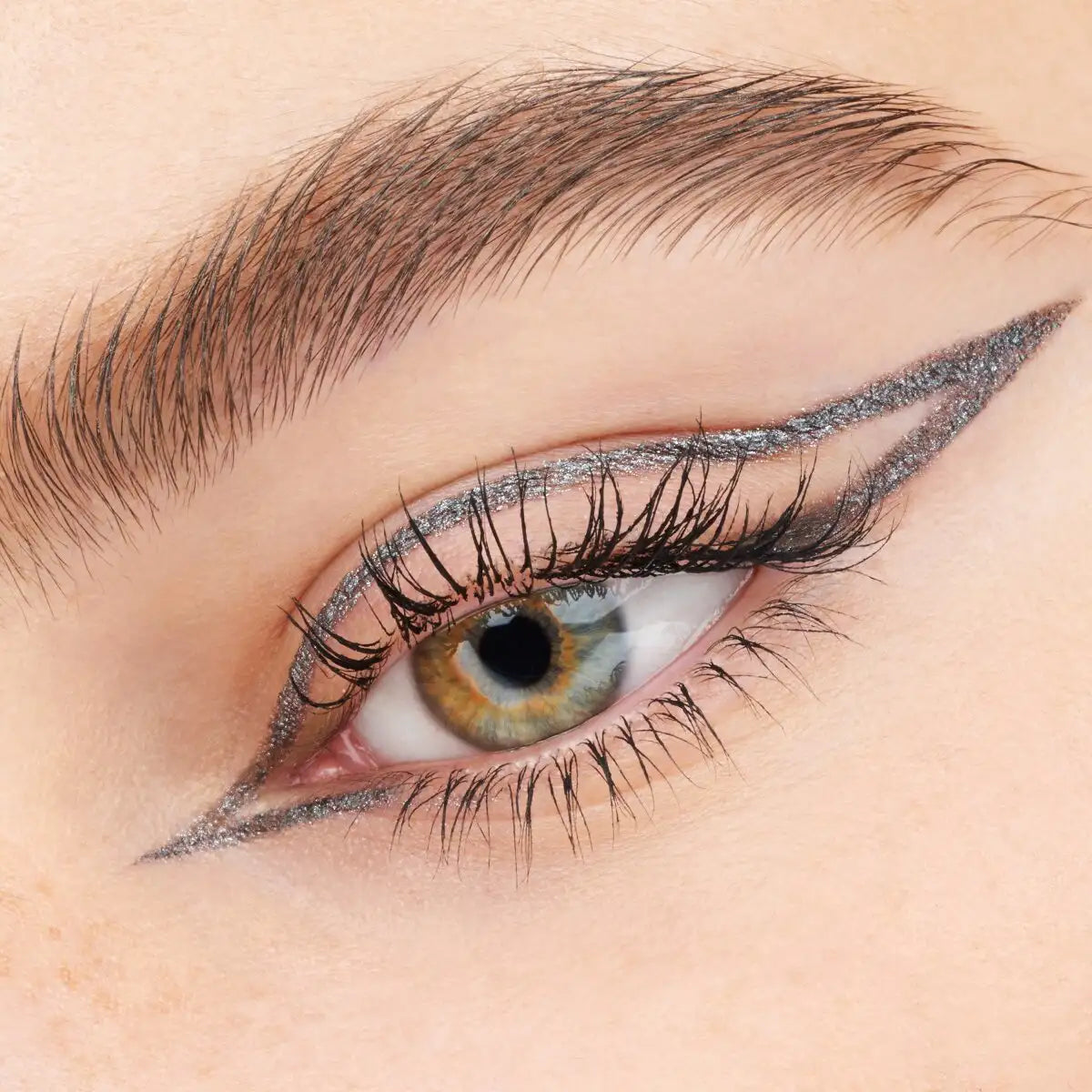 essence Stay & Play Gel Eyeliner essence Cosmetics