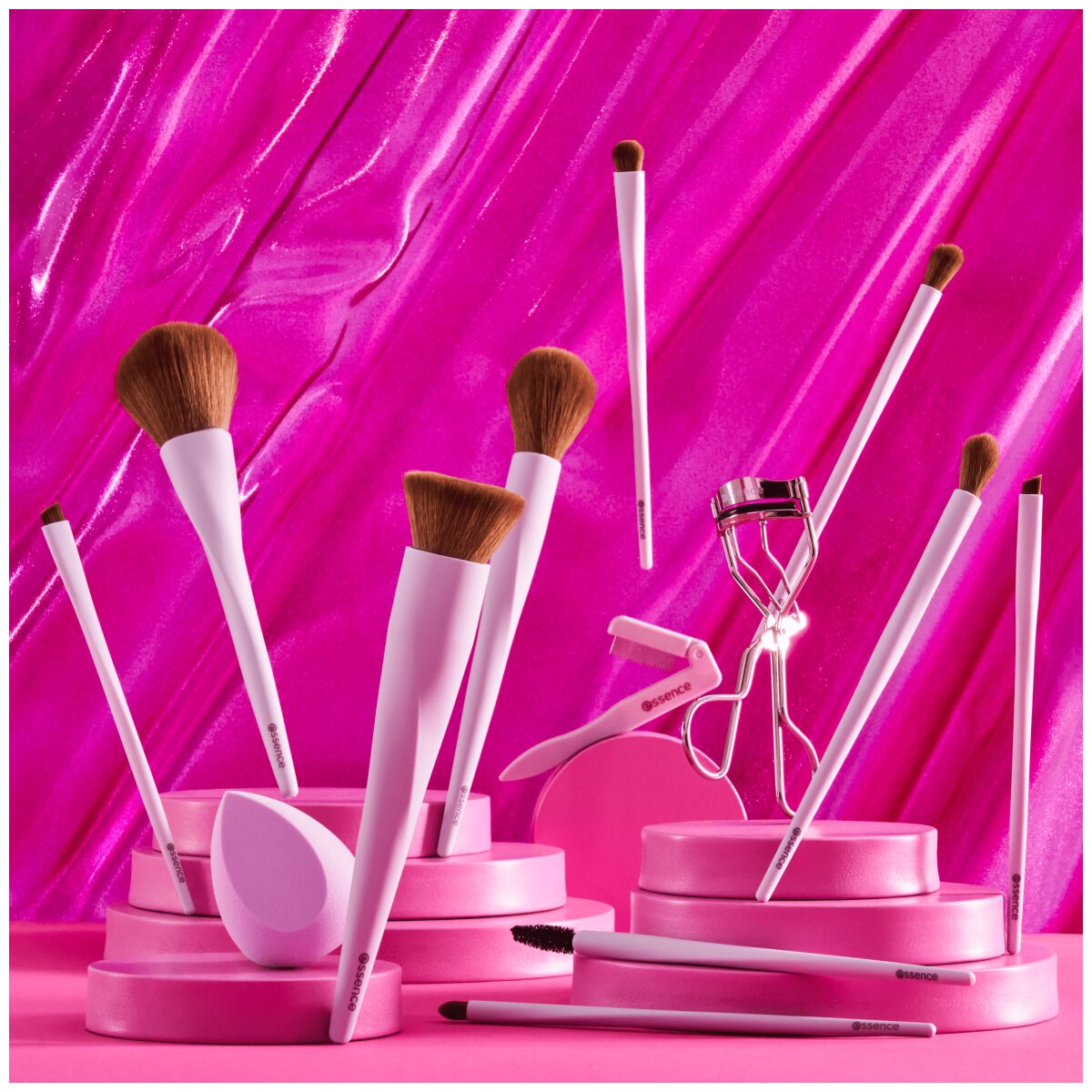 essence Powder Brush 01 | Powdered Perfection essence Cosmetics   