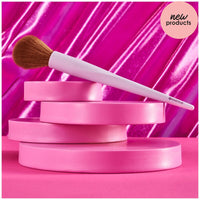 essence Blush & Highlighter Brush 01 | It's Glow Time essence Cosmetics   